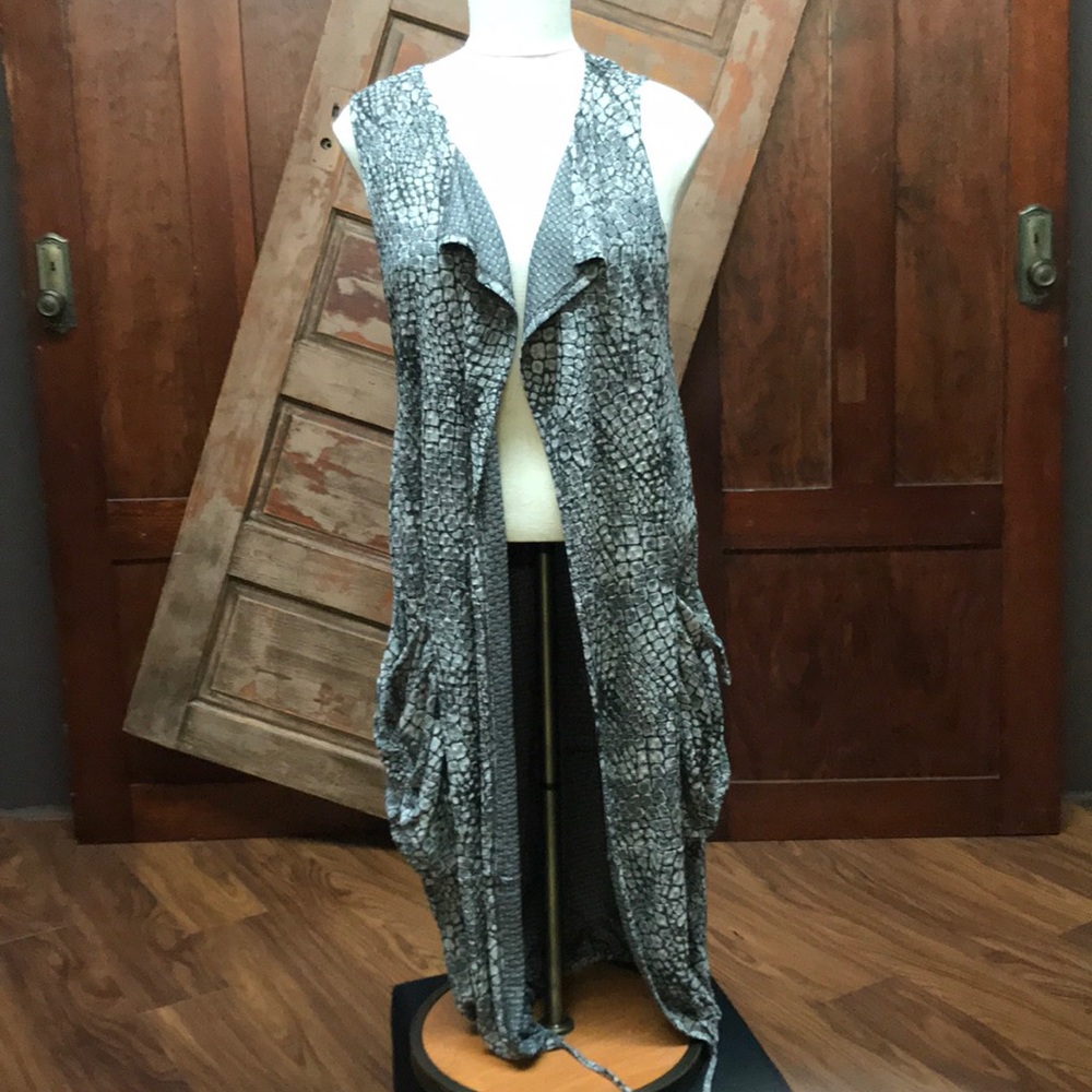 NWT Nyah ladies tank top cardigan